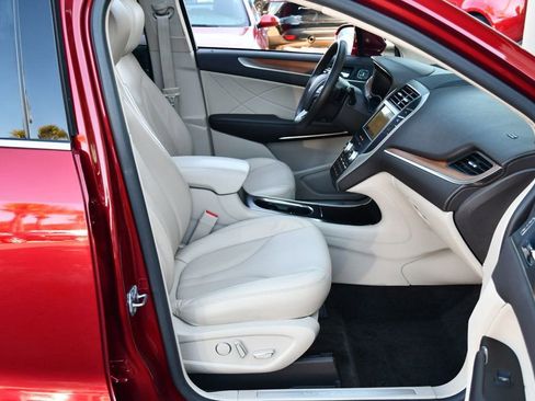 Used 2017 Lincoln MKC Select w/ Select Plus Package image 47