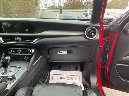 Used 2018 Alfa Romeo Stelvio Ti Sport image 28