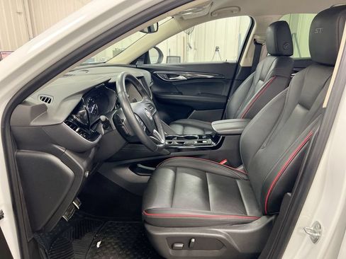 Used 2022 Buick Envision Essence w/ Sport Touring Package FWD image 19