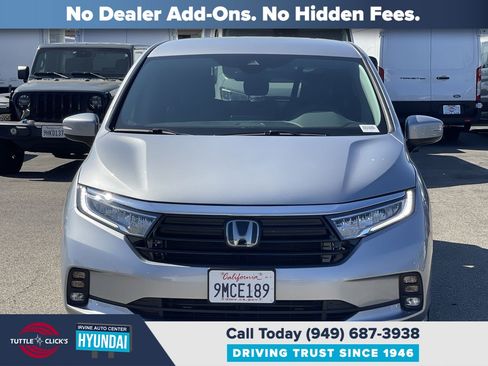 Used 2024 Honda Odyssey EX image 2