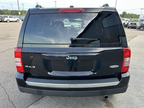 Used 2017 Jeep Patriot High Altitude AWD/4WD image 6