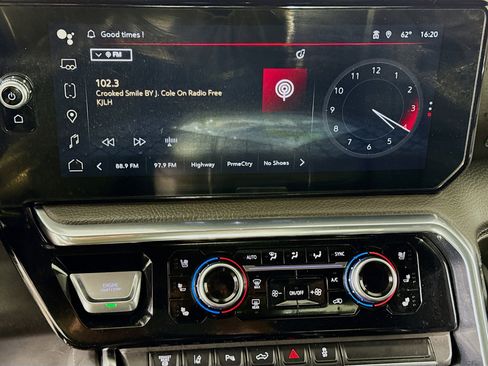 Used 2024 GMC Sierra 3500 Denali w/ Denali Reserve Package image 15