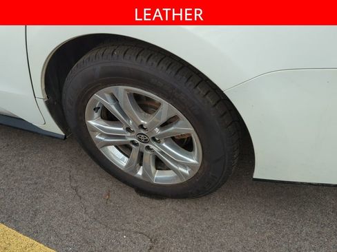 Used 2022 Toyota Sienna XSE w/ XSE Plus Package image 5