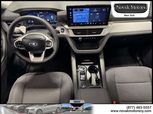 Used 2025 Ford Explorer Active AWD/4WD image 15