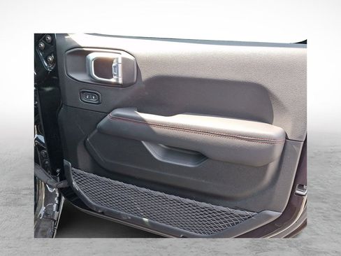 Used 2022 Jeep Wrangler Unlimited Rubicon w/ Steel Bumper Group image 10