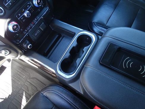 Used 2022 GMC Sierra 1500 Elevation w/ LPO, Elevation Black Package image 7