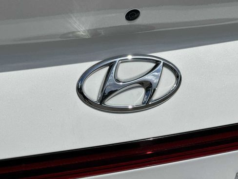 Used 2023 Hyundai Sonata SEL w/ Preferred Accessory Package FWD image 11