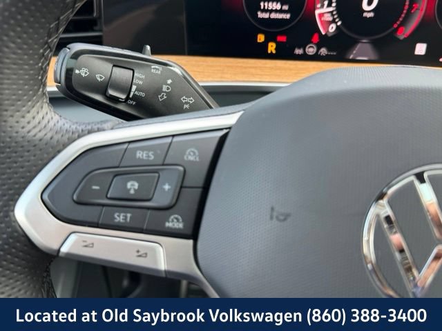 Certified 2025 Volkswagen Tiguan SEL R-Line AWD/4WD image 42