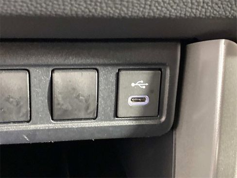 Used 2023 Toyota Corolla Cross LE image 21