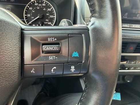 Used 2025 Nissan Rogue SV AWD/4WD image 34