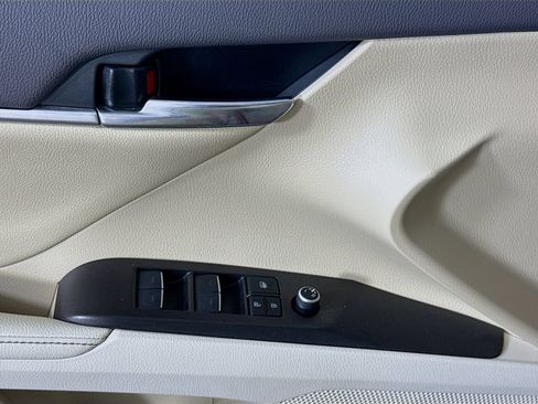Certified 2021 Toyota Camry XLE w/ Navigation Upgrade Package FWD image 25