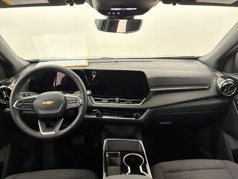 Used 2025 Chevrolet Equinox LT w/ Safety and Technology Package image 20