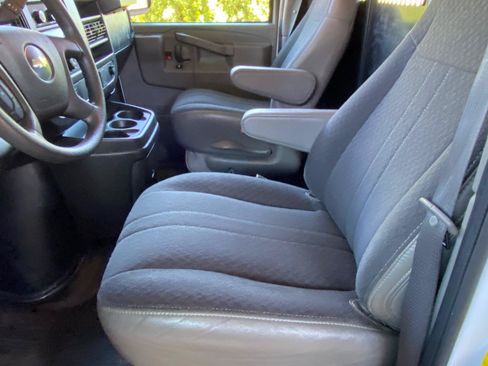 Used 2025 Chevrolet Express 2500 w/ Driver Convenience Package RWD image 27