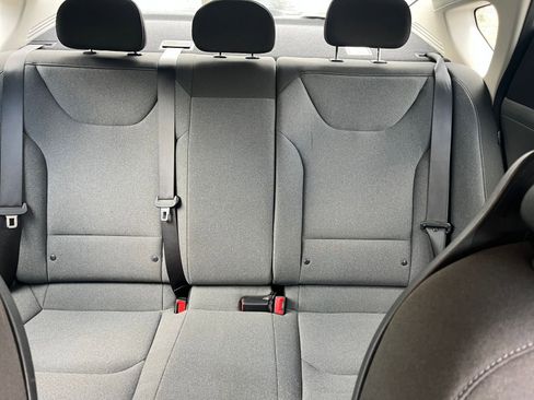 Used 2025 Kia K4 LXS image 37