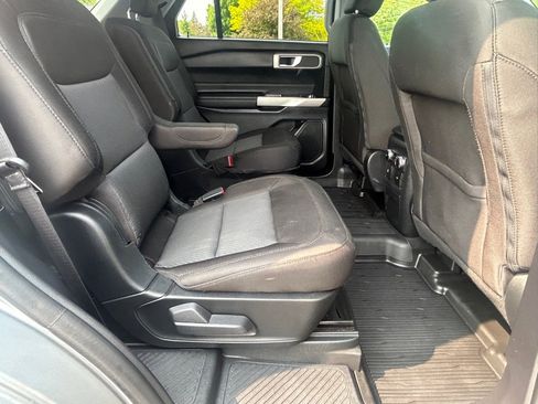 Used 2022 Ford Explorer XLT image 21