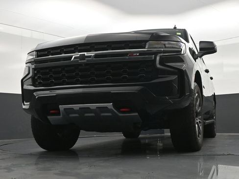 Used 2022 Chevrolet Tahoe Z71 w/ Luxury Package AWD/4WD image 32