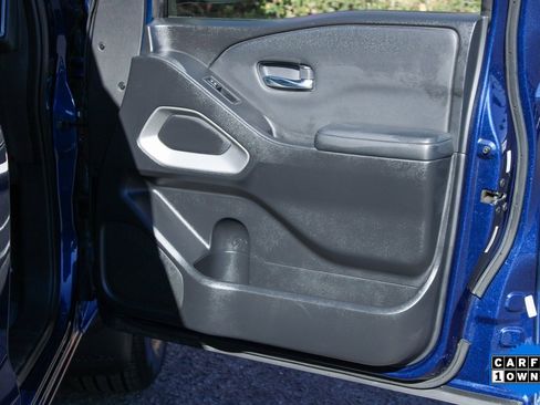 Used 2022 Nissan Frontier SV w/ Technology Package image 40