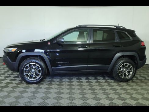 Used 2020 Jeep Cherokee Trailhawk w/ Comfort/Convenience Group AWD/4WD image 15