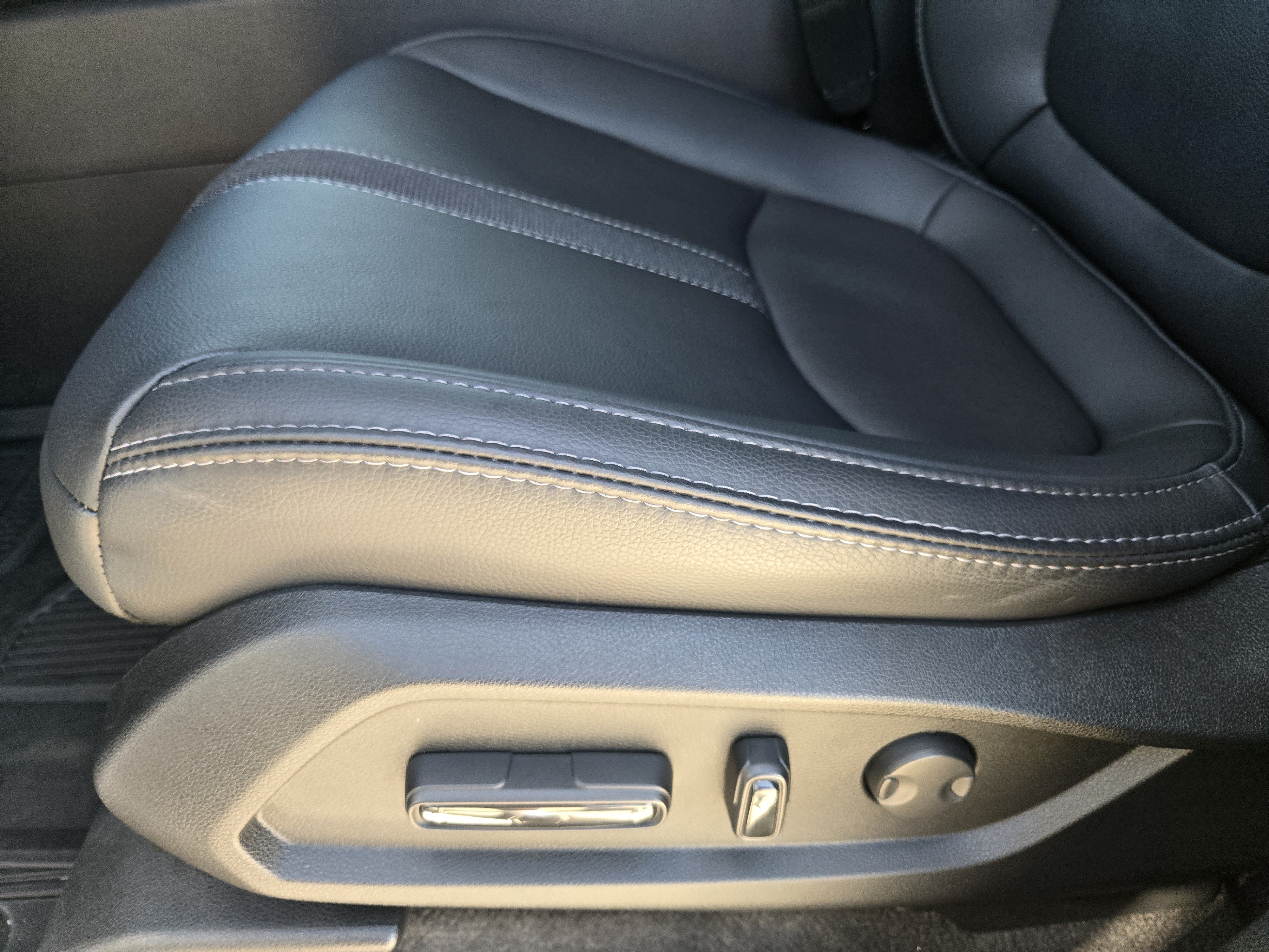 Certified 2025 Honda Pilot Touring image 24