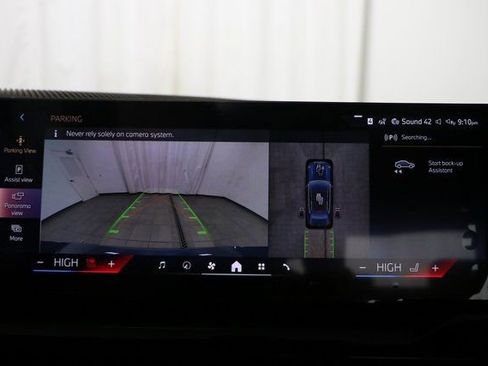 Used 2025 BMW 530i xDrive w/ Premium Package image 15