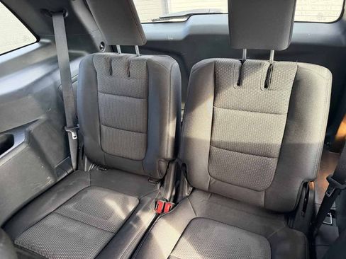 Used 2019 Ford Explorer XLT w/ Equipment Group 201A AWD/4WD image 13