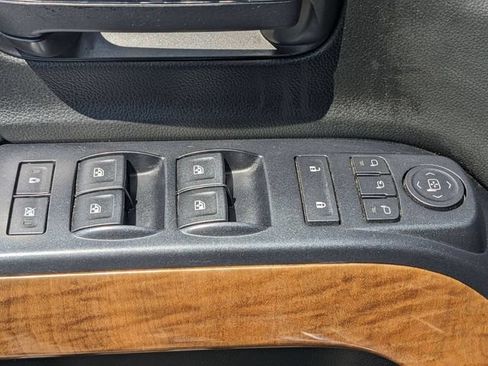 Used 2018 Chevrolet Silverado 1500 LTZ AWD/4WD image 15