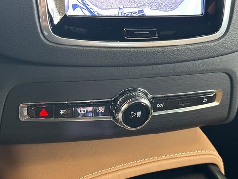 Certified 2024 Volvo XC90 T8 Ultimate w/ Lounge Package AWD/4WD image 27