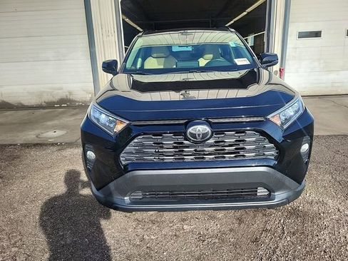 Used 2019 Toyota RAV4 XLE AWD/4WD image 6