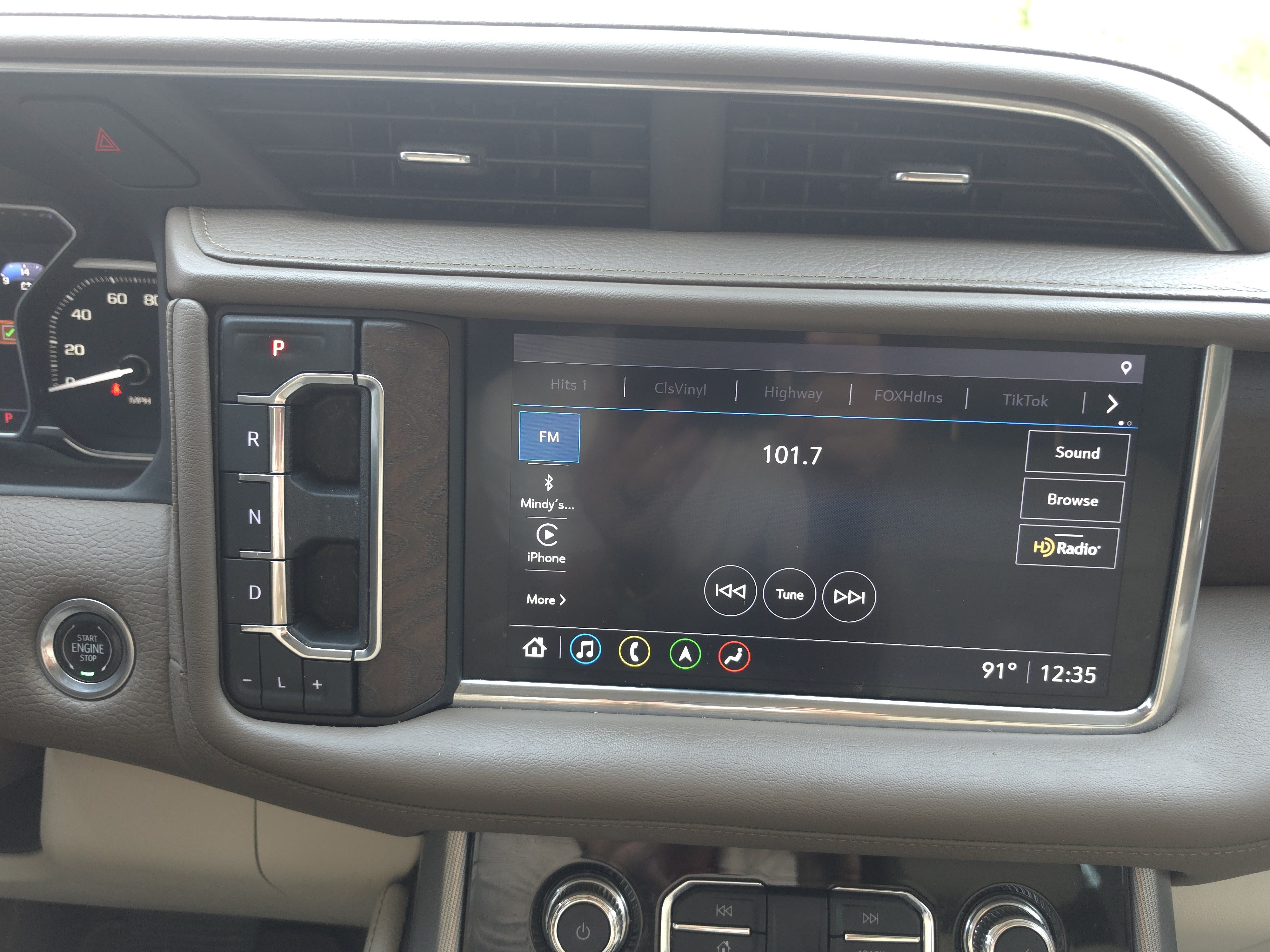 Used 2021 GMC Yukon Denali w/ Denali Premium Package RWD image 13
