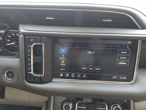 Used 2021 GMC Yukon Denali w/ Denali Premium Package RWD image 13