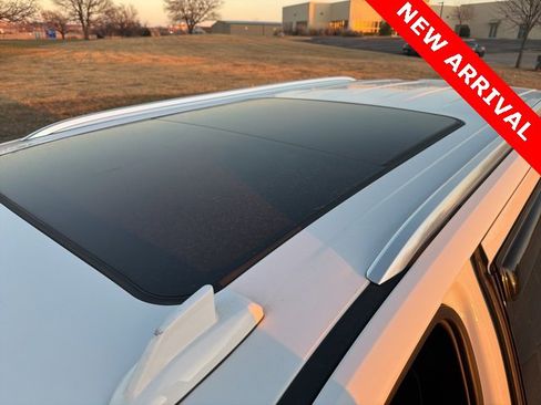 Used 2021 Chevrolet Tahoe Premier w/ Premium Package image 16