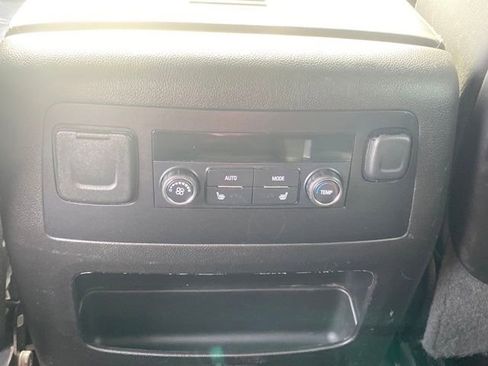 Used 2016 GMC Yukon Denali image 21