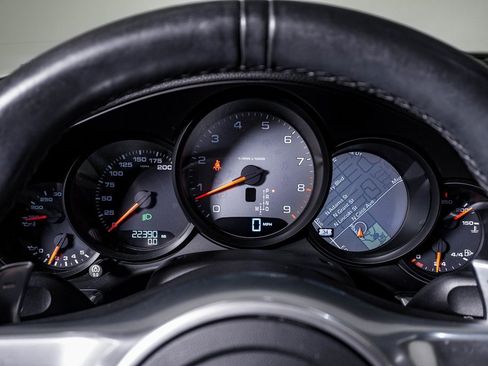 Certified 2016 Porsche 911 Carrera 4S image 21
