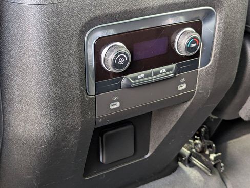 Used 2024 Chevrolet Tahoe LT AWD/4WD image 28