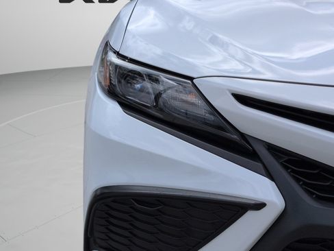 Used 2024 Toyota Camry SE w/ Convenience Package FWD image 11