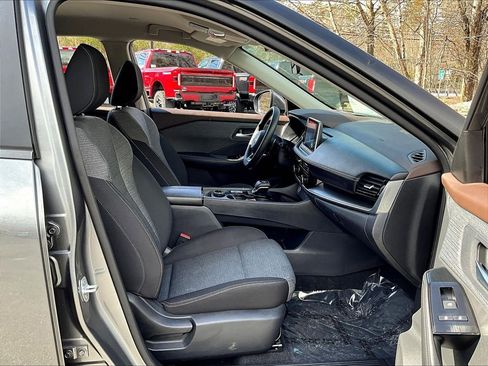 Used 2022 Nissan Rogue SV image 14