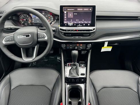 New 2026 Jeep Compass Latitude image 11