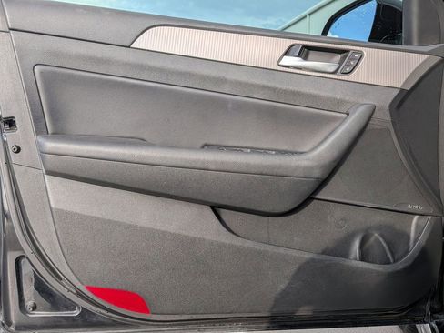 Used 2019 Hyundai Sonata Limited image 11