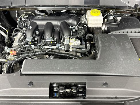 Used 2025 Nissan Pathfinder SL AWD/4WD image 31