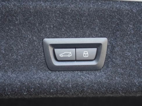 Certified 2025 BMW 330i Sedan RWD image 38