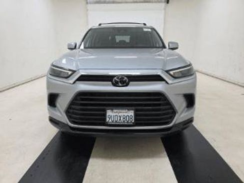 Used 2025 Toyota Grand Highlander FWD image 7