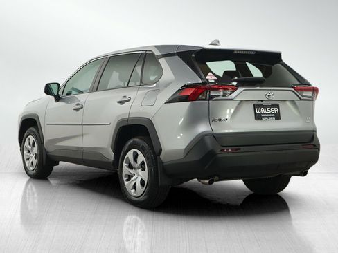 Used 2022 Toyota RAV4 LE AWD/4WD image 3