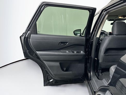 Used 2024 Nissan Pathfinder SV FWD image 25