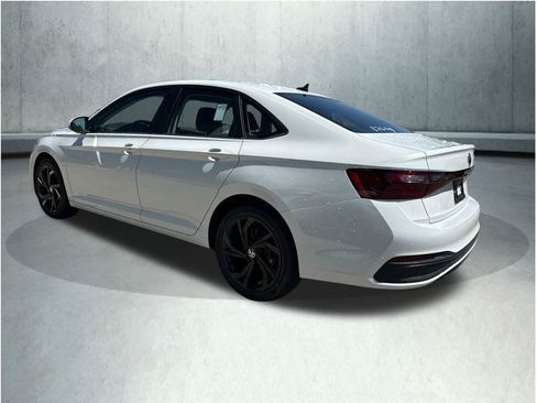 New 2026 Volkswagen Jetta SE FWD image 3