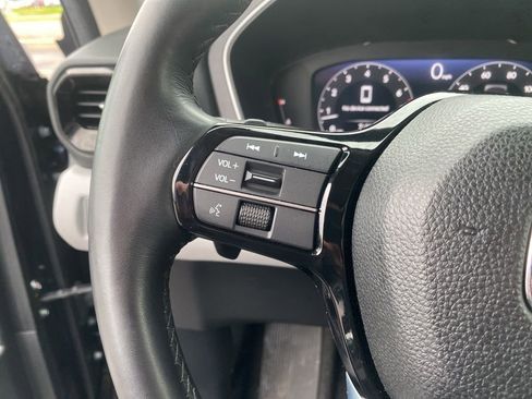 Used 2025 Honda Pilot Elite image 23