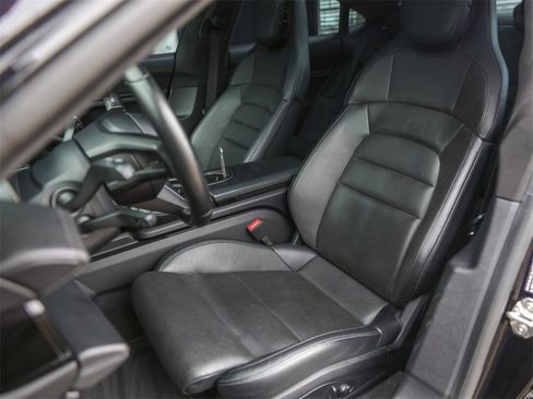 Certified 2020 Porsche Taycan Turbo image 5