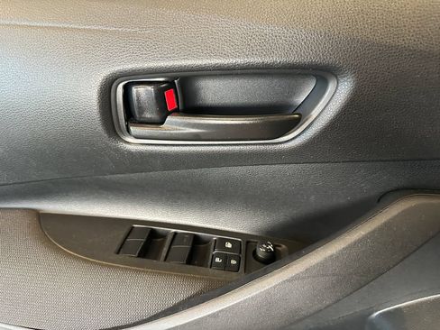 Used 2023 Toyota Corolla LE w/ Carpet Mat Package (TMS) FWD image 18