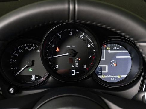 New 2026 Porsche Macan image 19