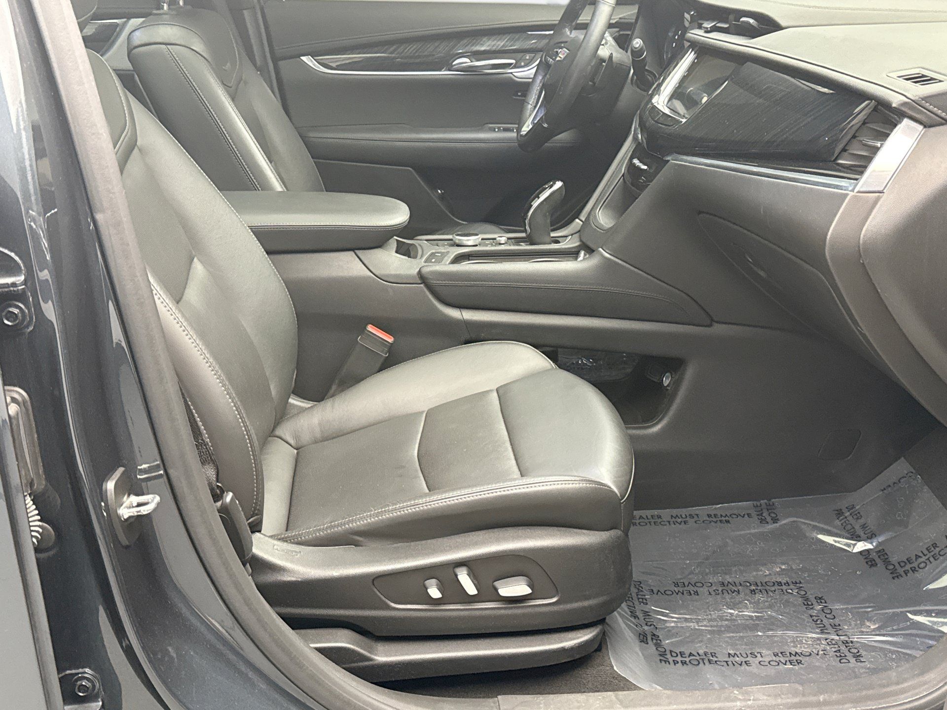 Used 2020 Cadillac XT6 Premium Luxury AWD/4WD image 19
