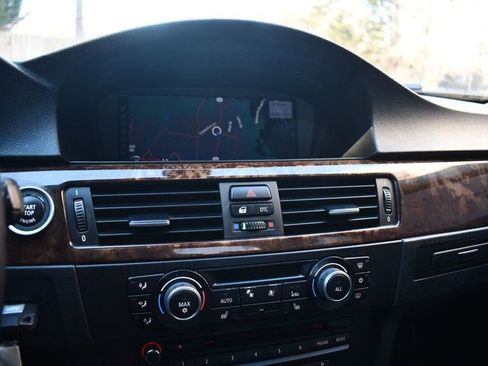 Used 2011 BMW 335i xDrive Sedan image 23